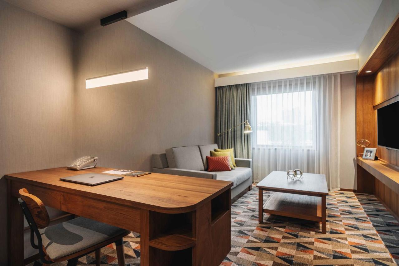Eaton Suite