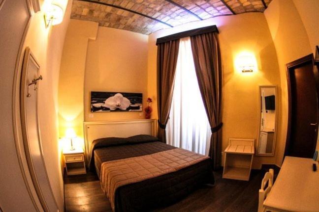 Double or Twin Room,1217913565:JPEG