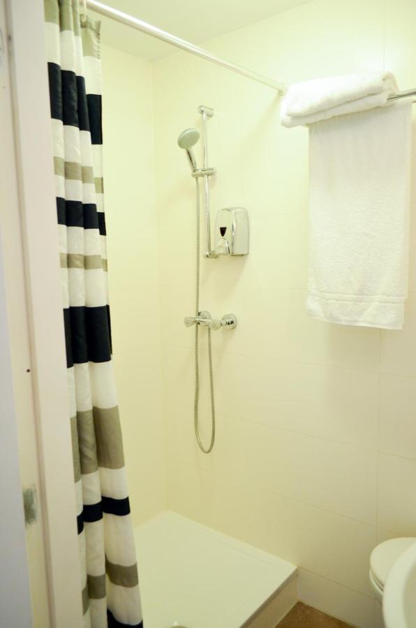 Twin Room Private Bathroom