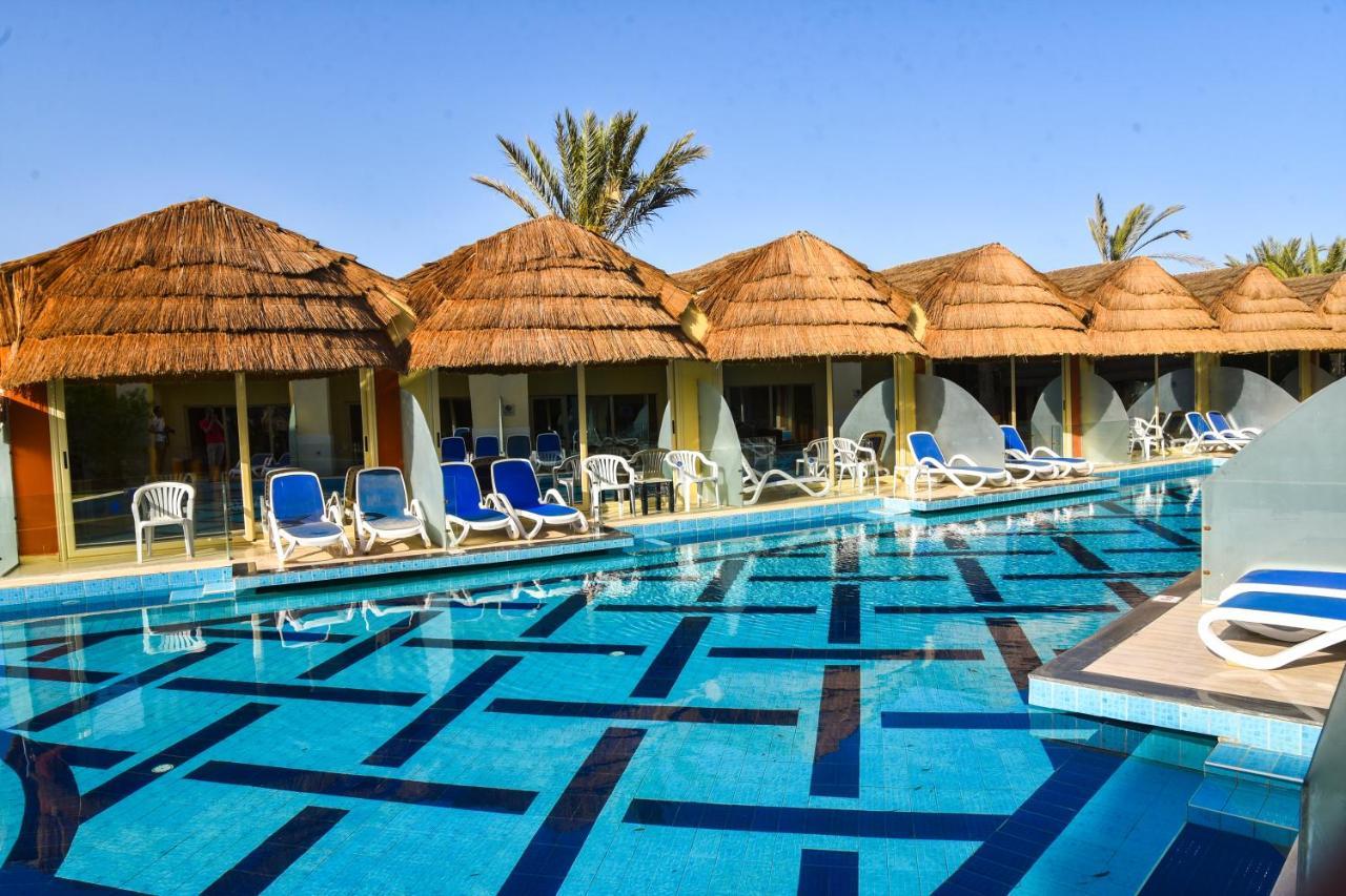 Bungalow z basenem