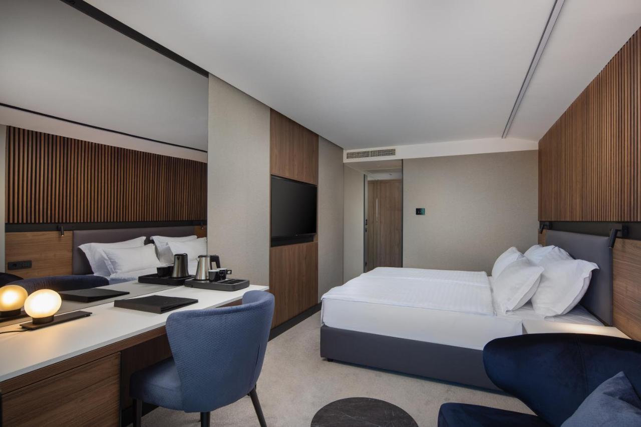 Double or Twin Room Balcony