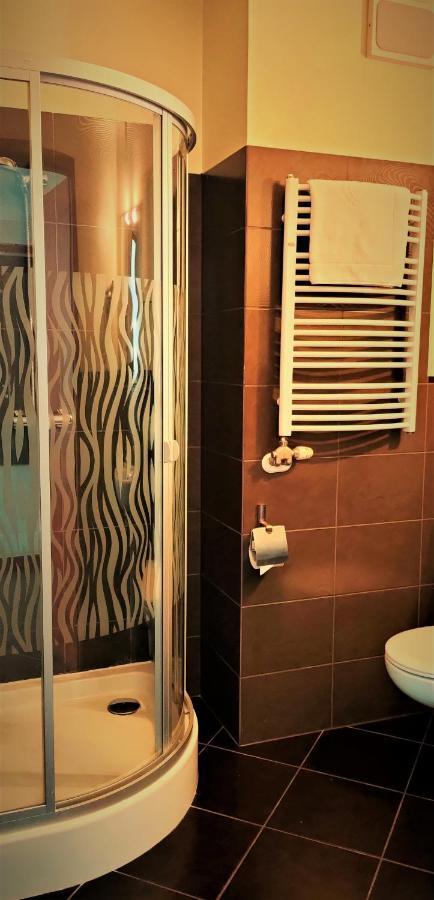 Pokój dwuosobowy typu Deluxe z widokiem na okolicę i balkonem