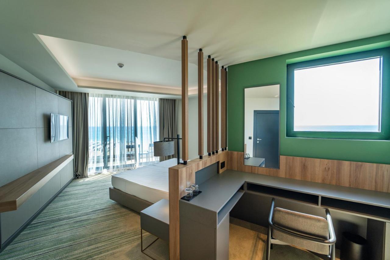 Suite with Sea View (2 Adults + 2 Children),1009892143:JPEG