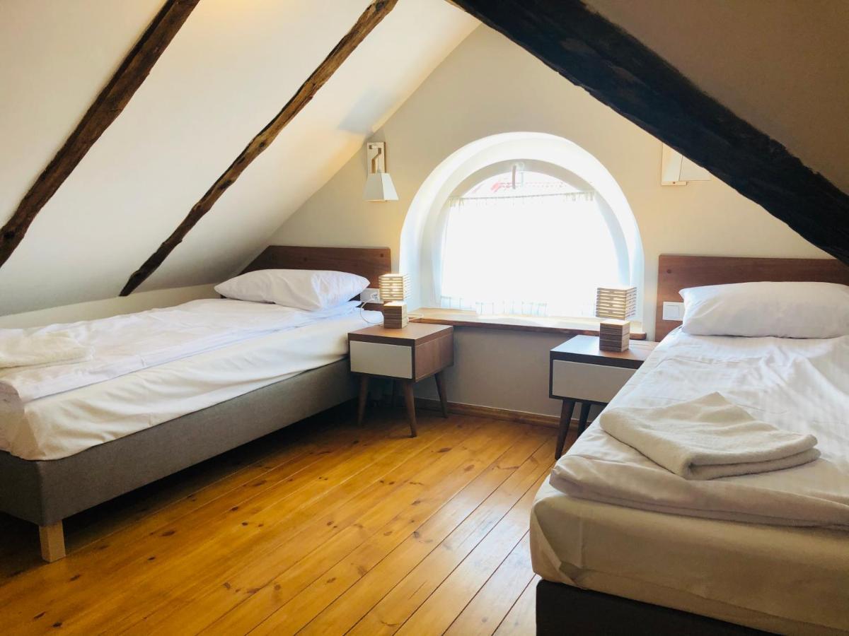 Family Studio,1010117350:JPEG