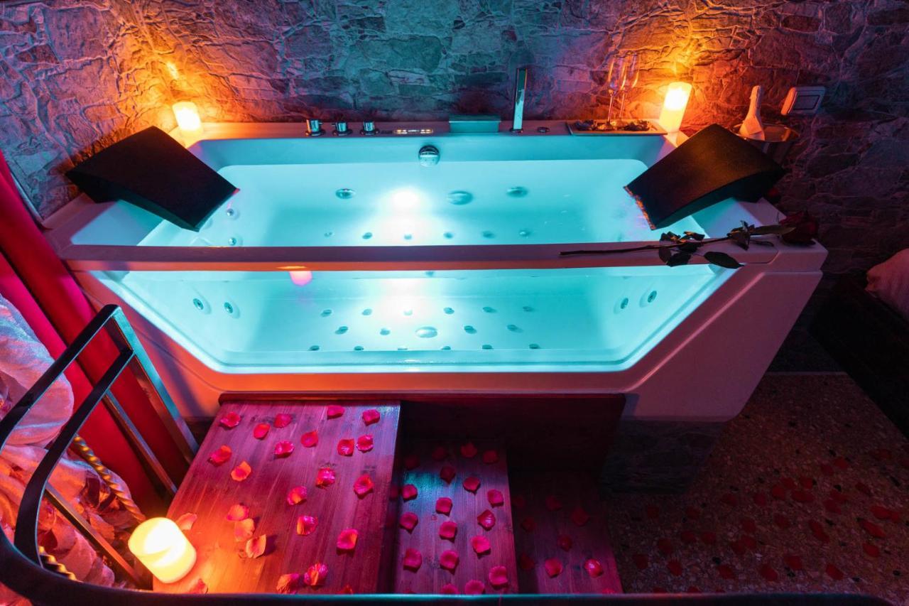 Double Room with Spa Bath,1019933290:JPEG