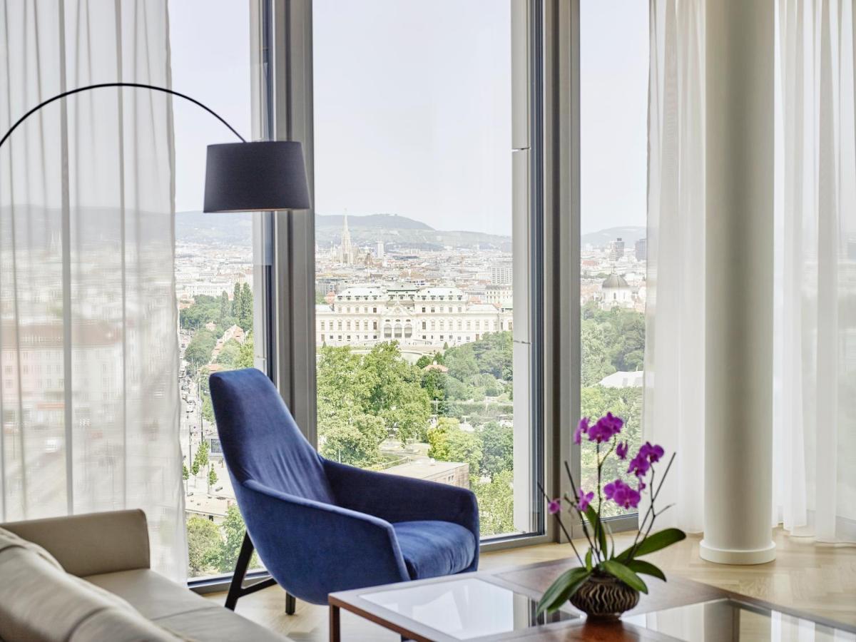 Premium King Suite Skyline View