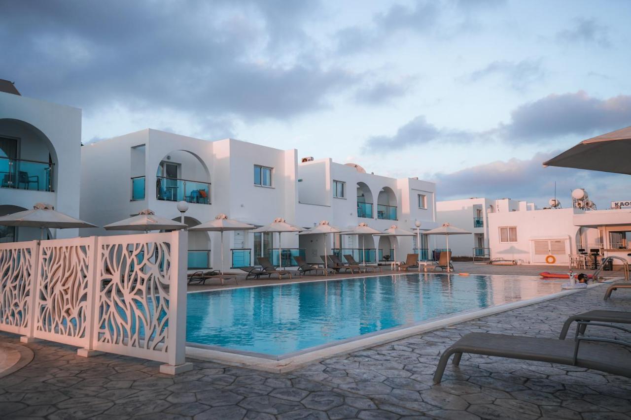 Deluxe Studio Pool View