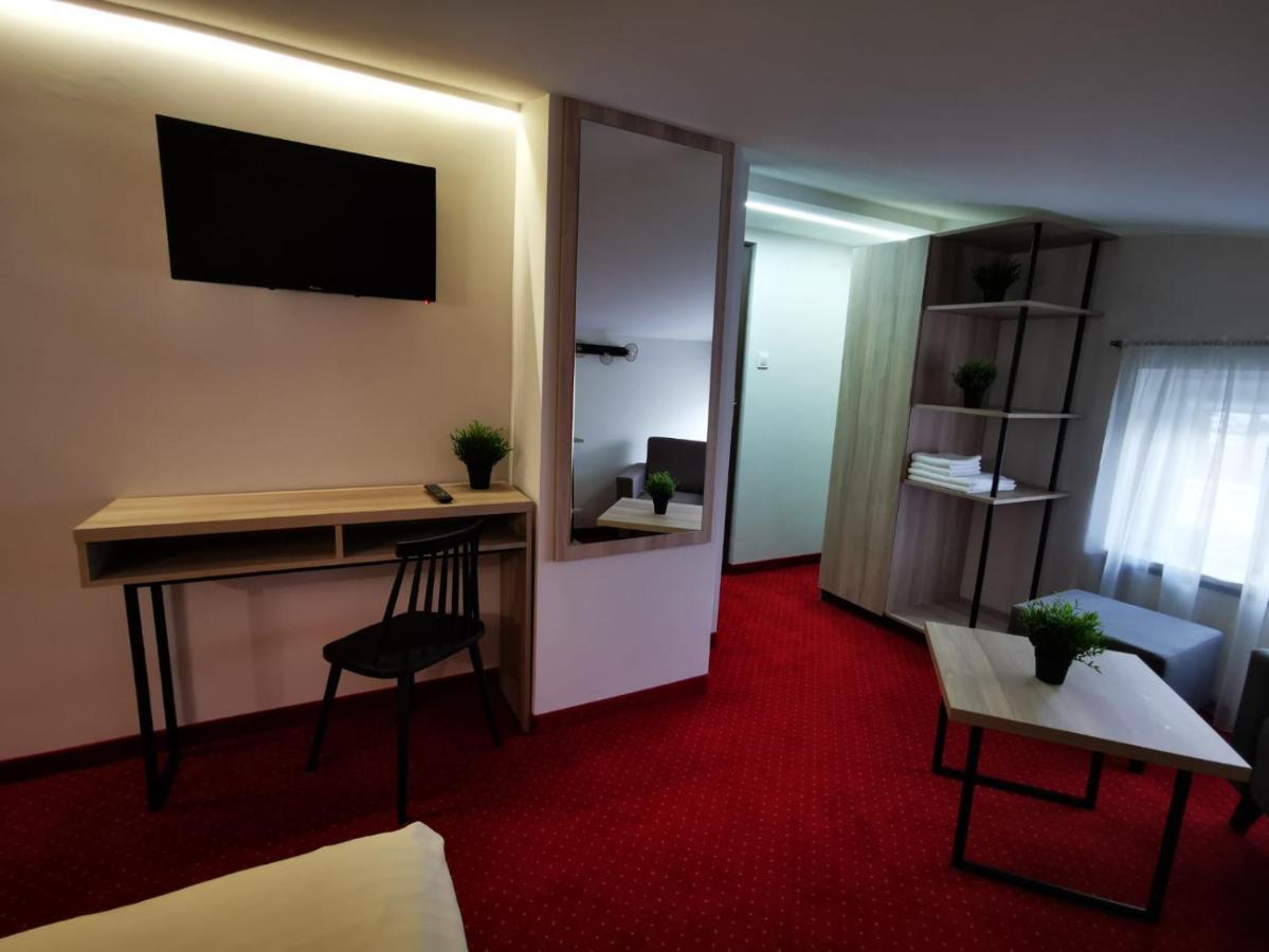 Deluxe Double Room,1023850219:JPEG