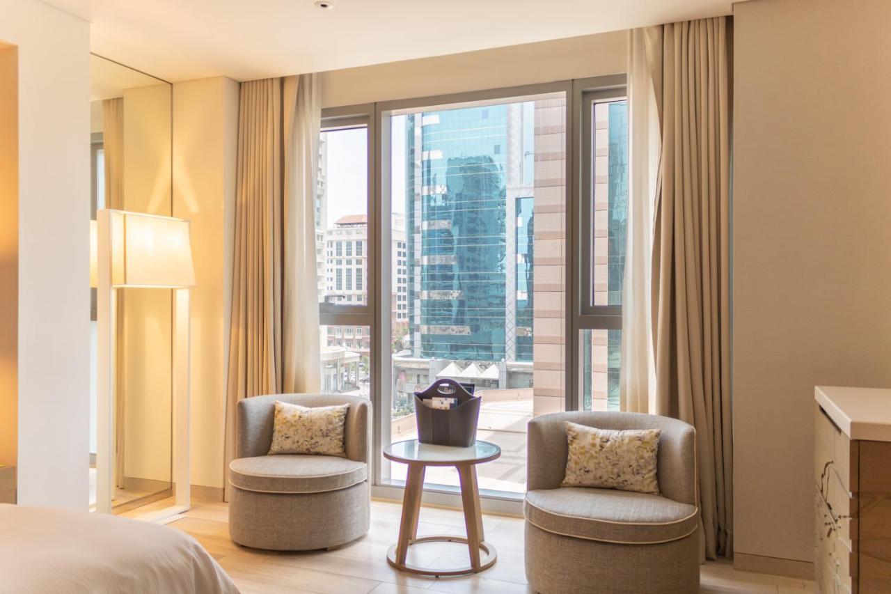 Family Connecting Rooms King Twin Beds F&B