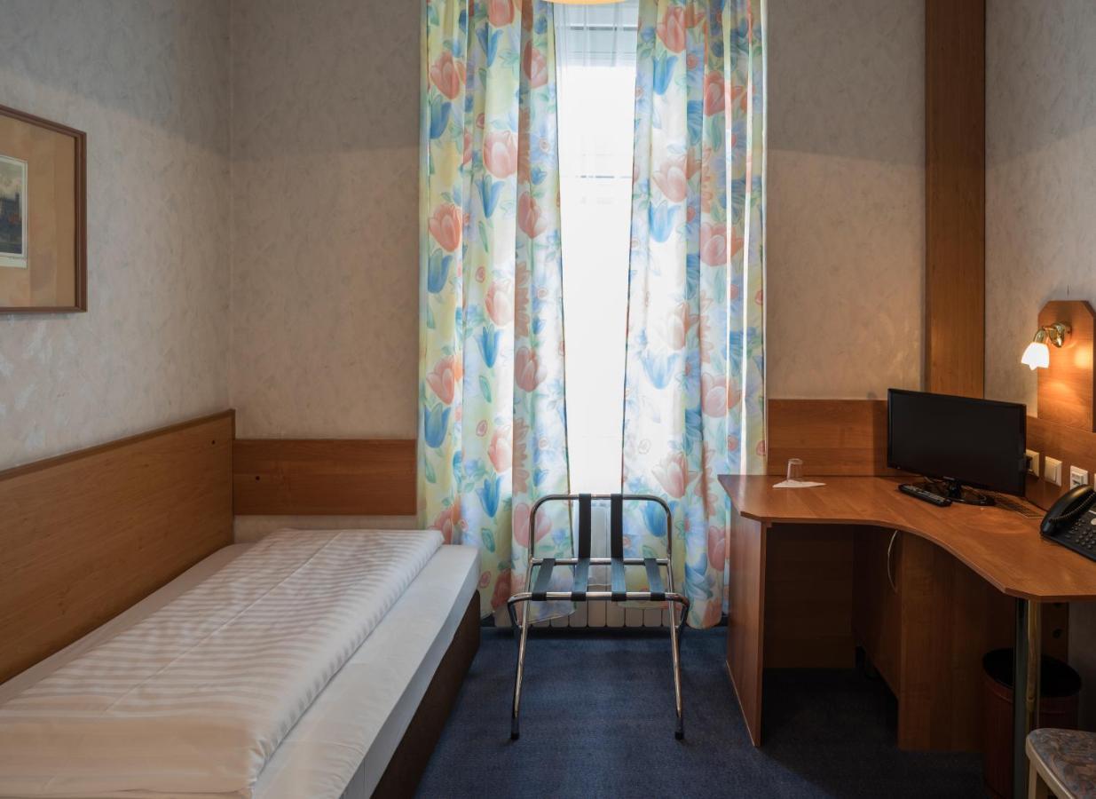Single Room Shared Toilet
