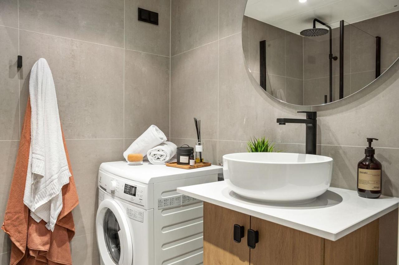 Superior One-Bedroom Apartment