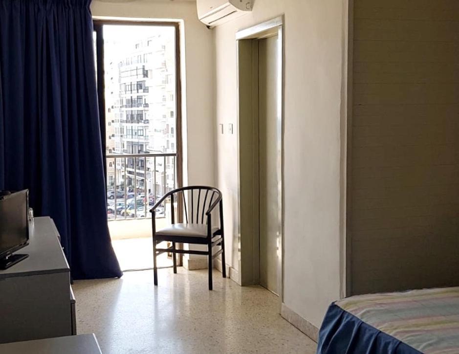 Double or Twin Room Sea View