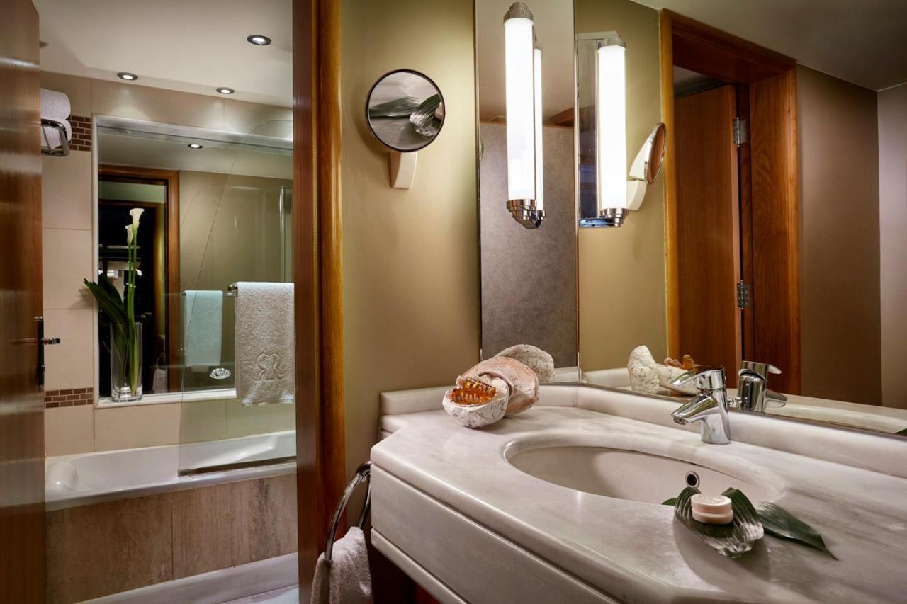 Executive Park Suite