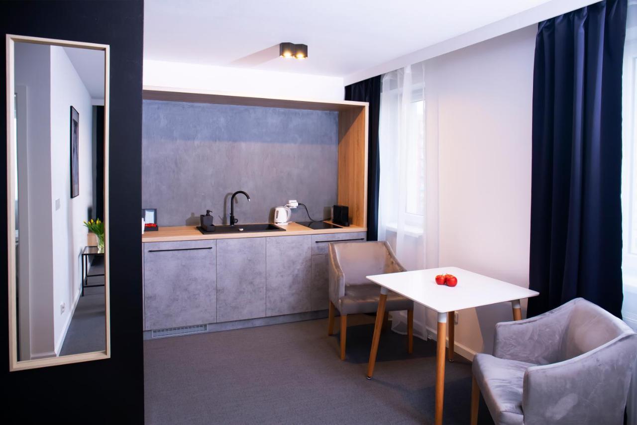 Apartment with a separate bedroom,1031805706:JPEG