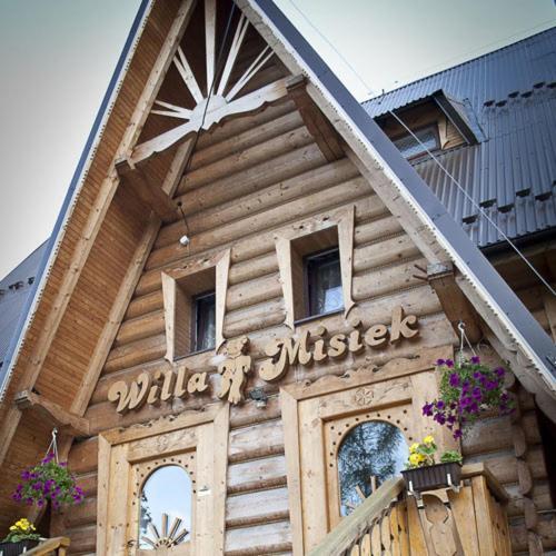 Apartment with Mountain View