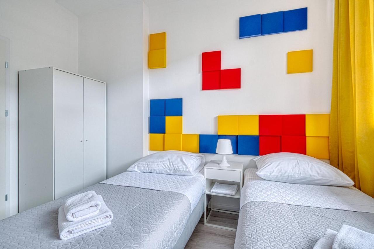 Standard Twin Room with Shared Bathroom,1044818965:JPEG