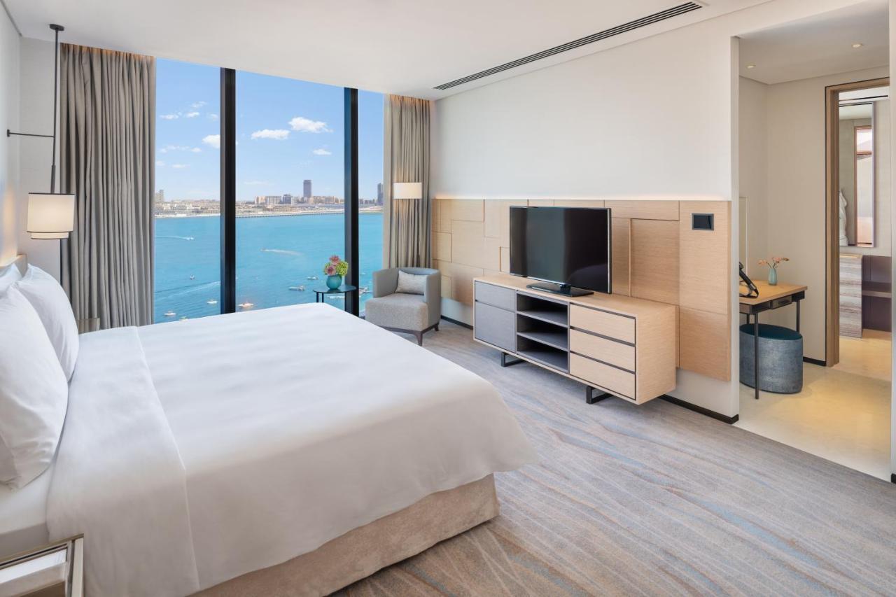 Club One Bedroom Executive Sea View Suite Lunch & World's Highest Infinity Pool Access