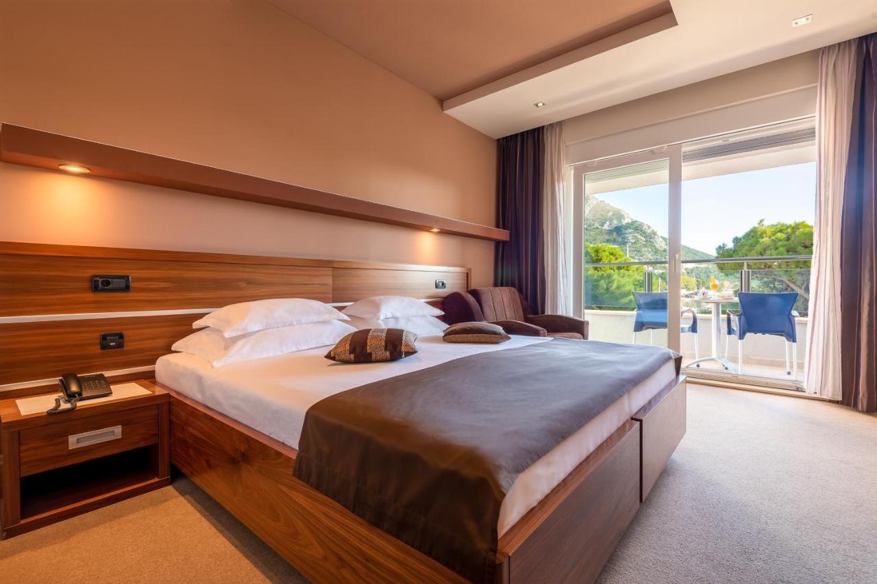 Double or Twin Room Partial Sea View