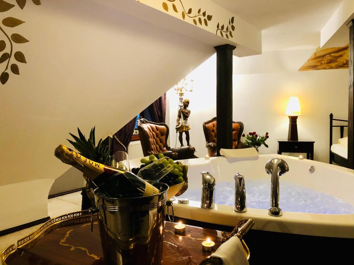 Apartament typu Deluxe Suite z wanną z hydromasażem