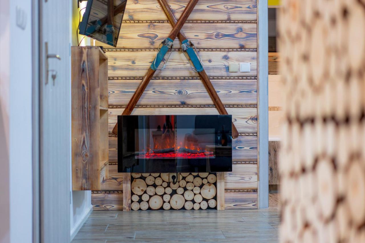 Apartment with Mountain View,1048430392:JPEG