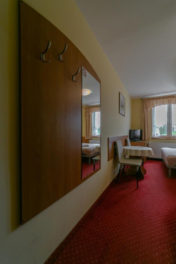 Small Double Room,1052274889:JPEG