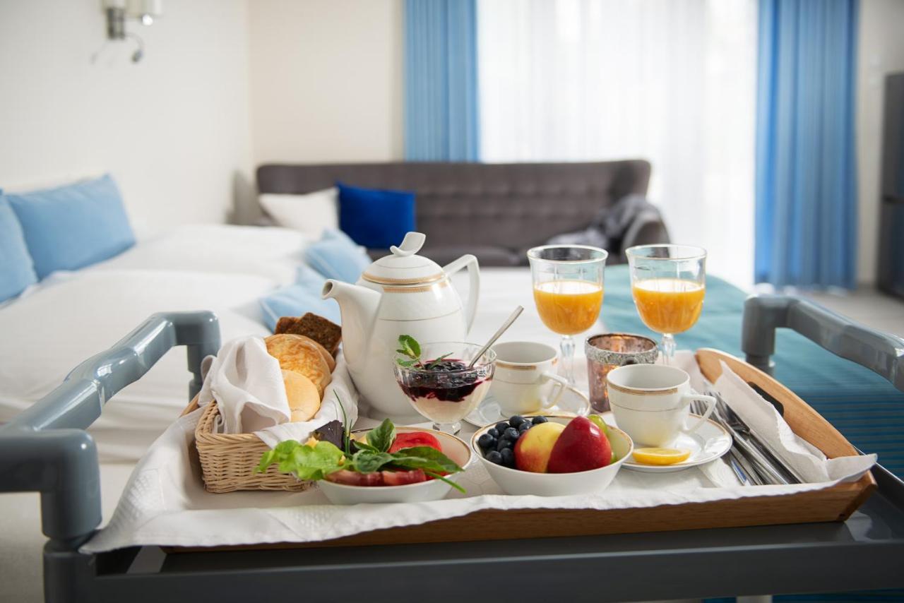 Studio Apartment with Kitchenette and Bath with Jacuzzi,1060534999:JPEG