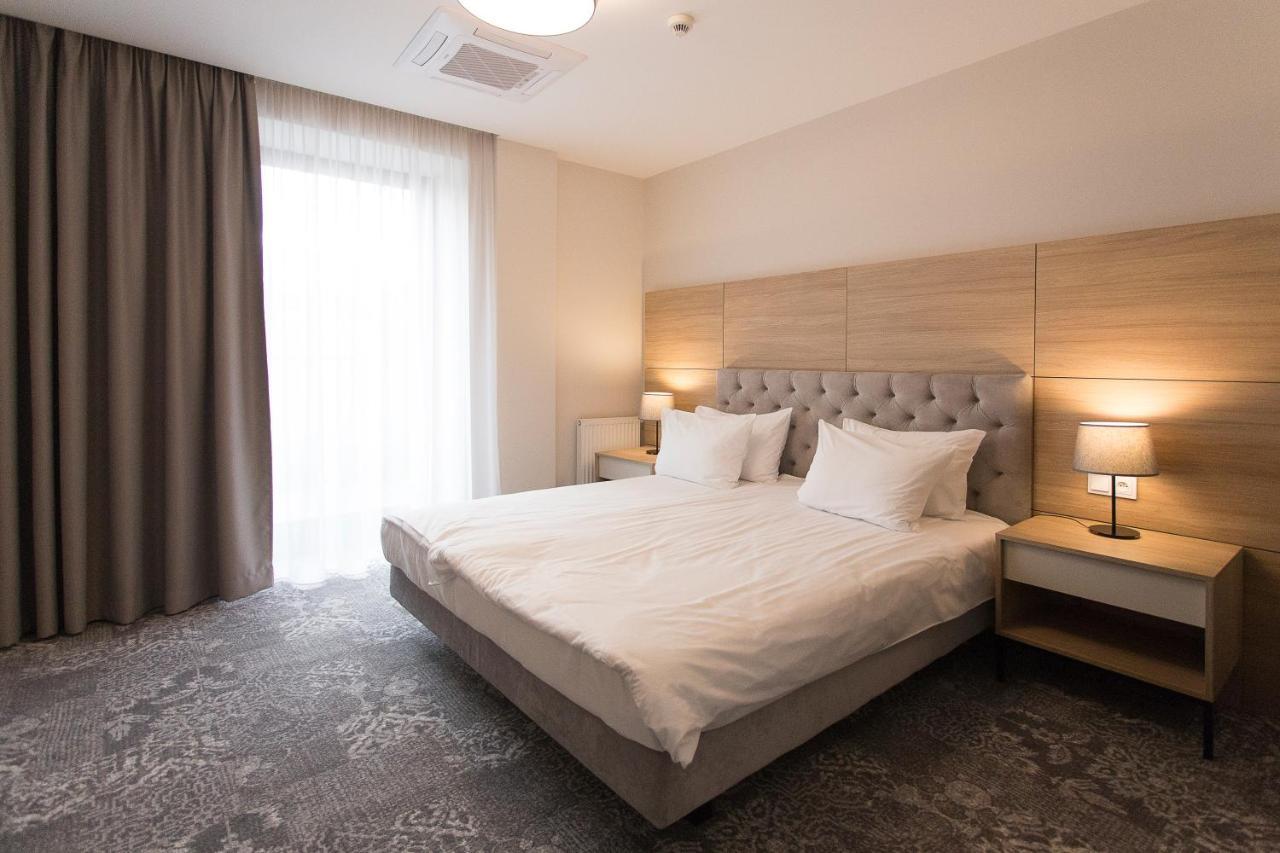 Standard Family Room,1069824511:JPEG