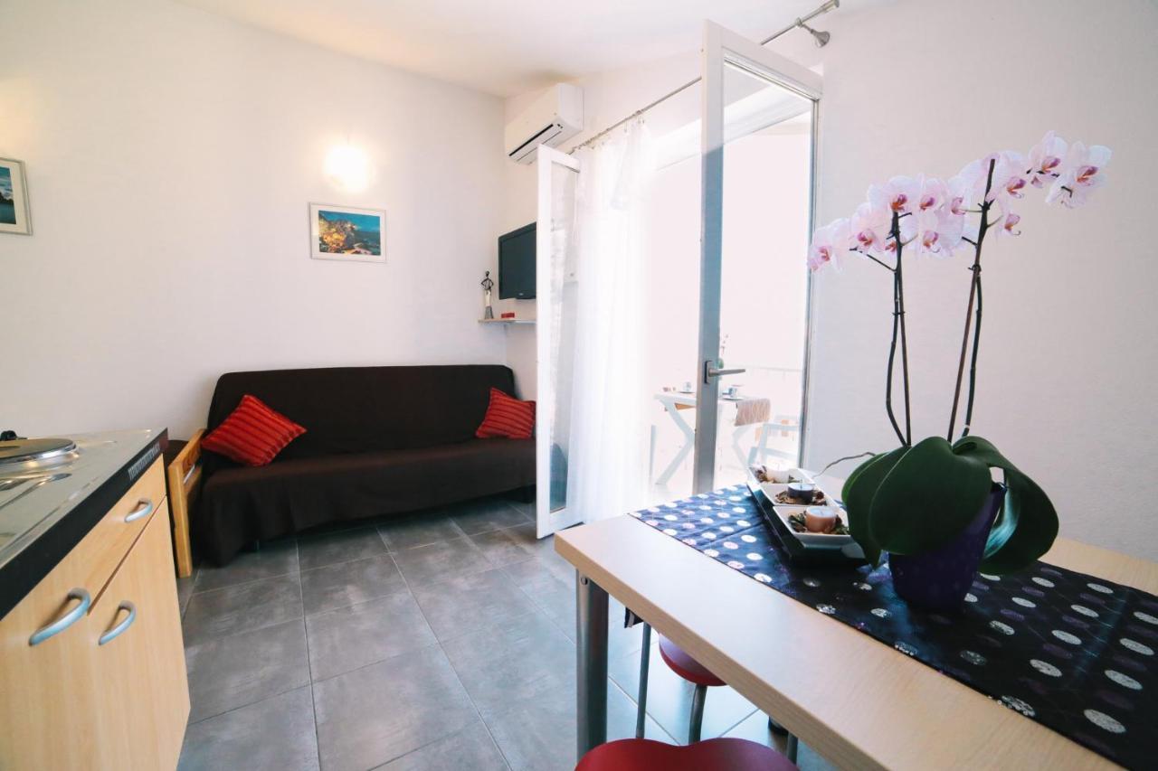 Studio Apartment Sea View