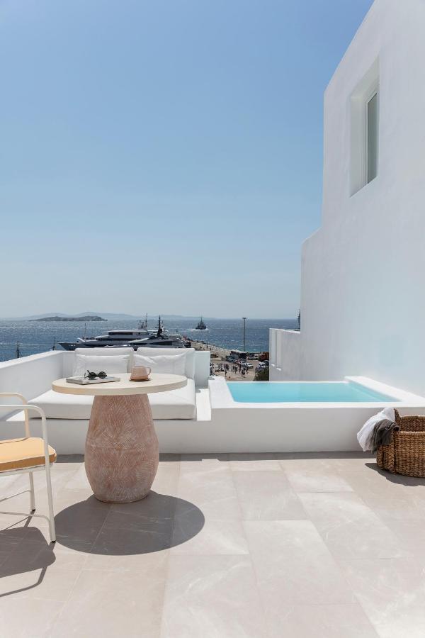 Honeymoon Suite outdoor Jet Tub Sea View