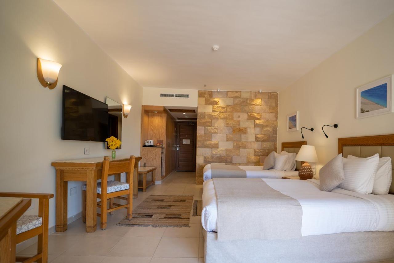 Superior Double Room with Sea View - Beach Resort,1075117876:JPEG