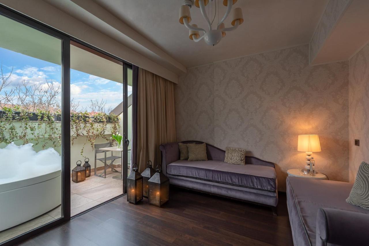 Apartament typu Terrace Suite z wanną z hydromasażem
