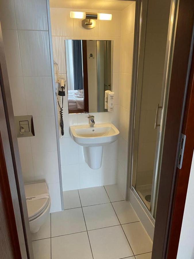 Apartment with Balcony,1317753574:JPEG