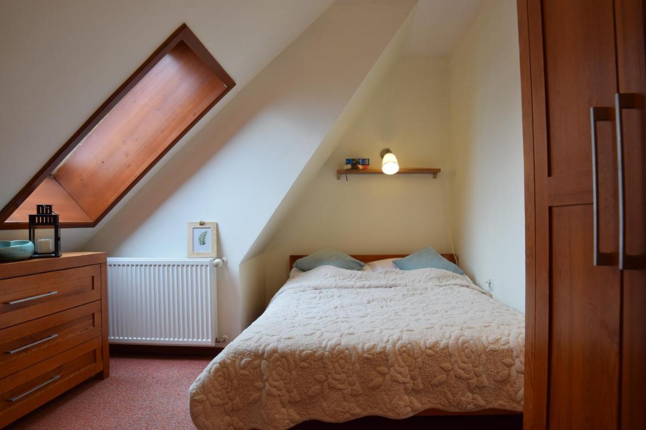 Studio,1084116883:JPEG