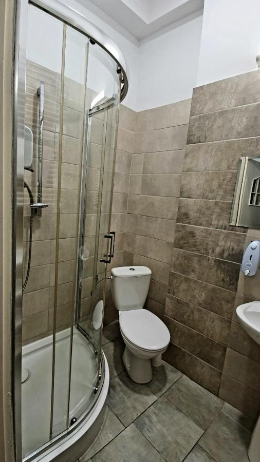 Pokój jednoosobowy z prywatną łazienką