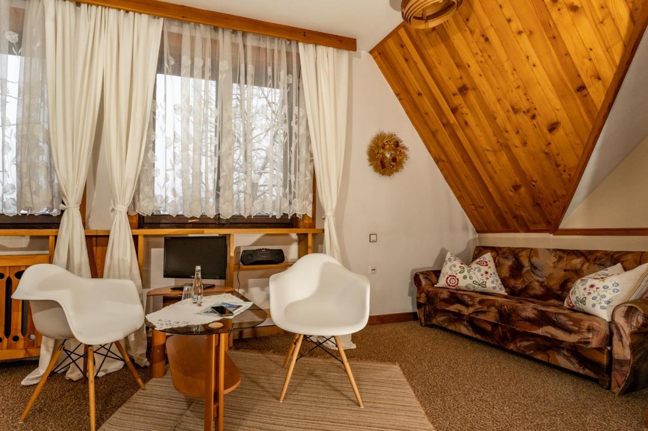 Double Room with Garden View,1363510370:JPEG