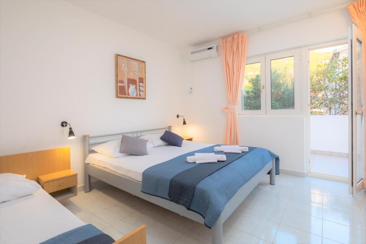 Standard Triple Room Sea View
