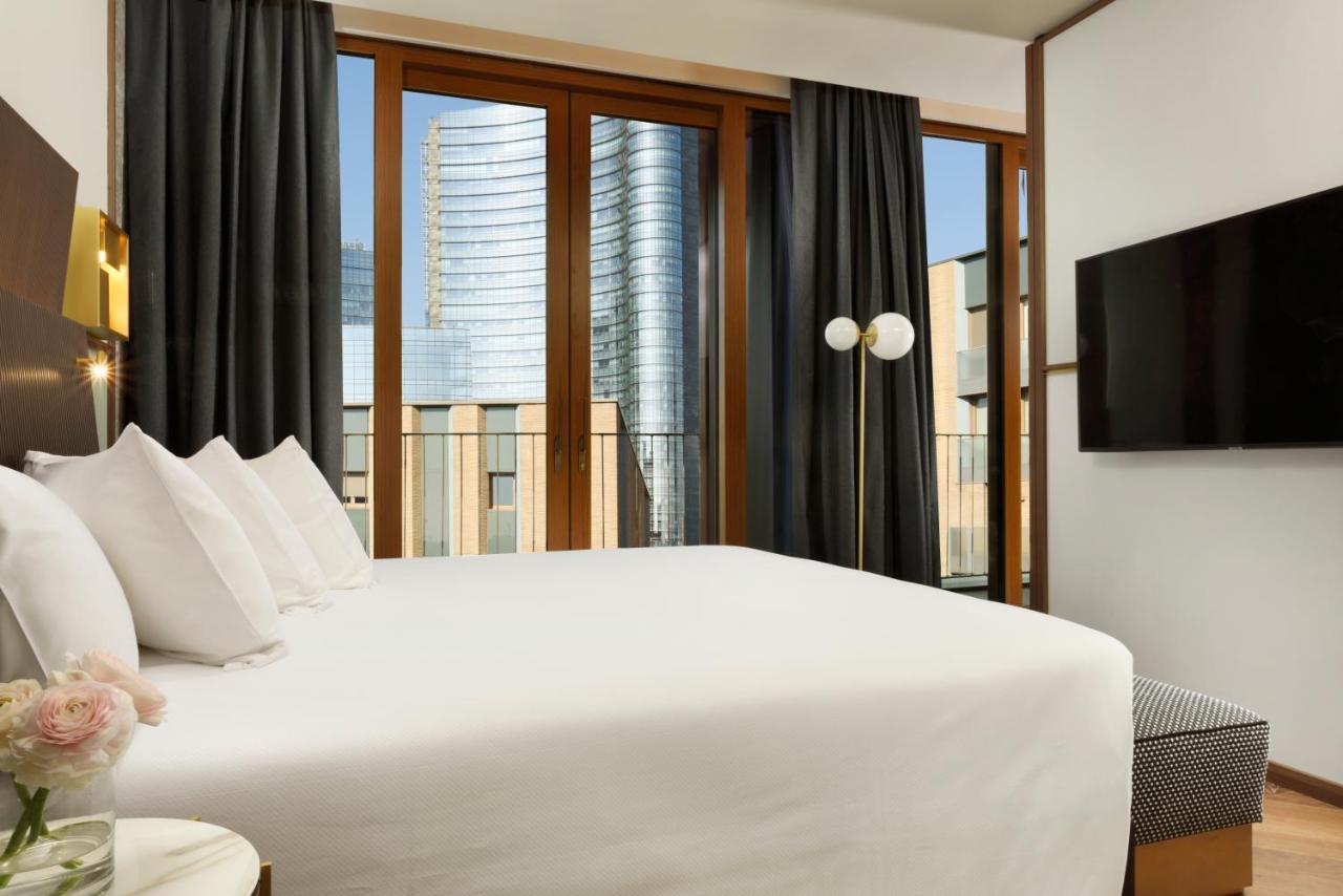Apartament typu Junior Suite z dodatkowym łóżkiem i widokiem na miasto