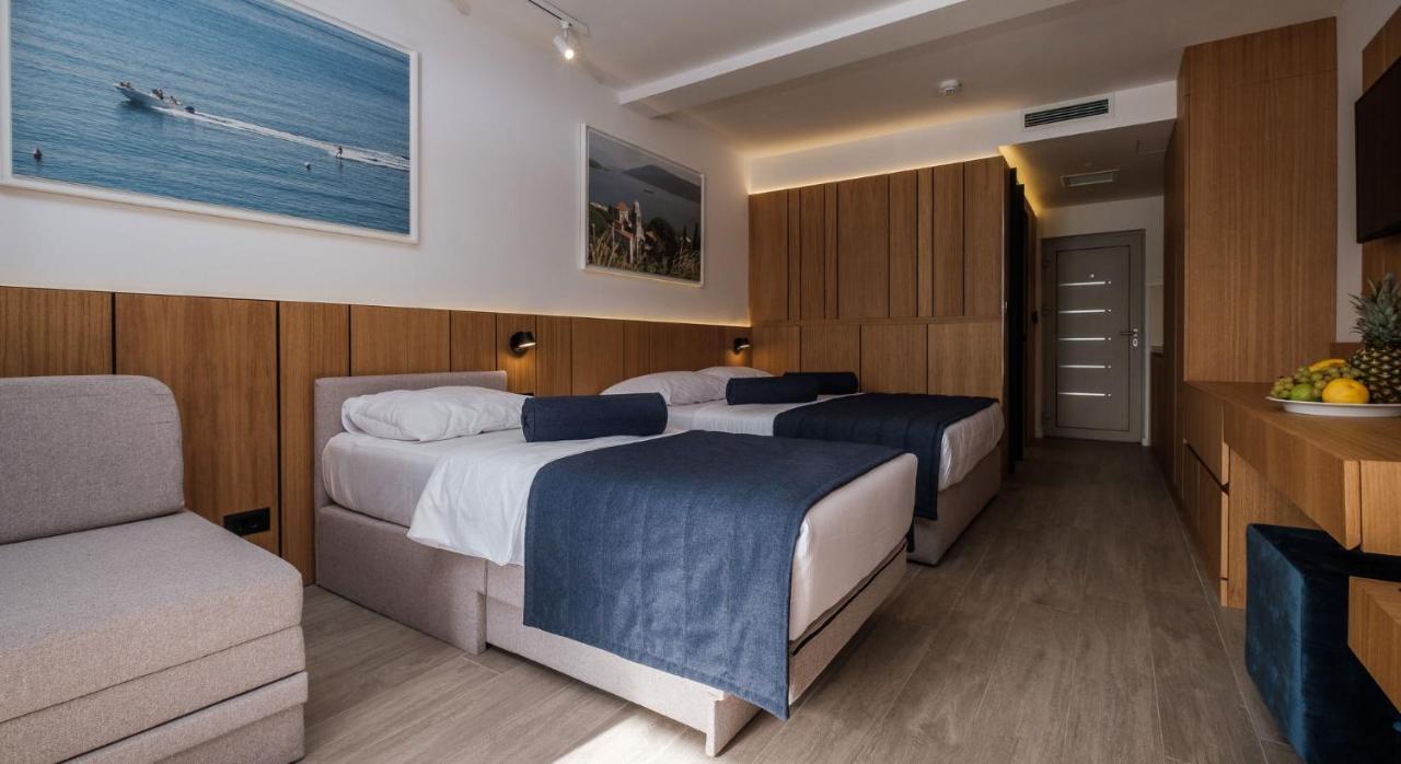 Triple Room Sea View