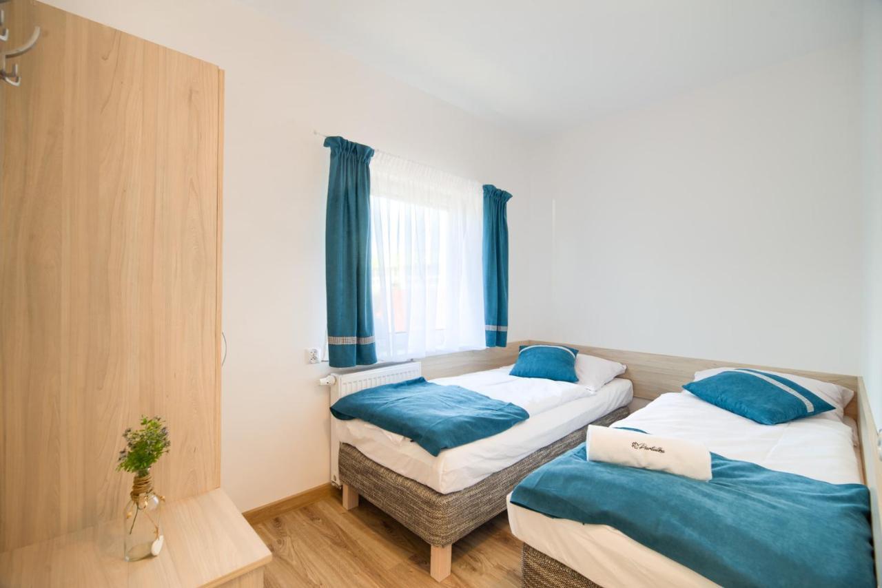 Studio Apartment,1111617525:JPEG