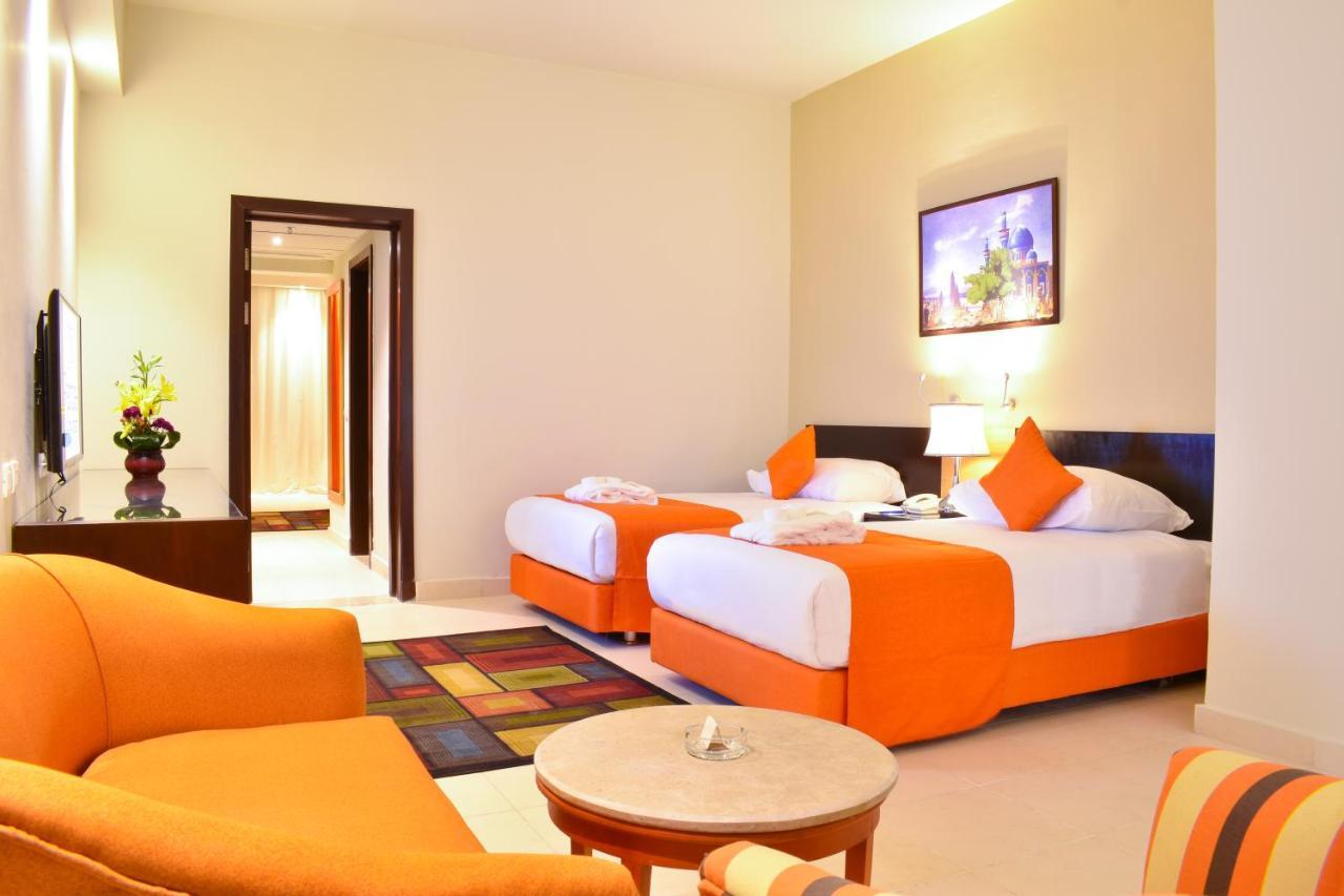 Family Suite Jacuzzi Access to Aqua Park