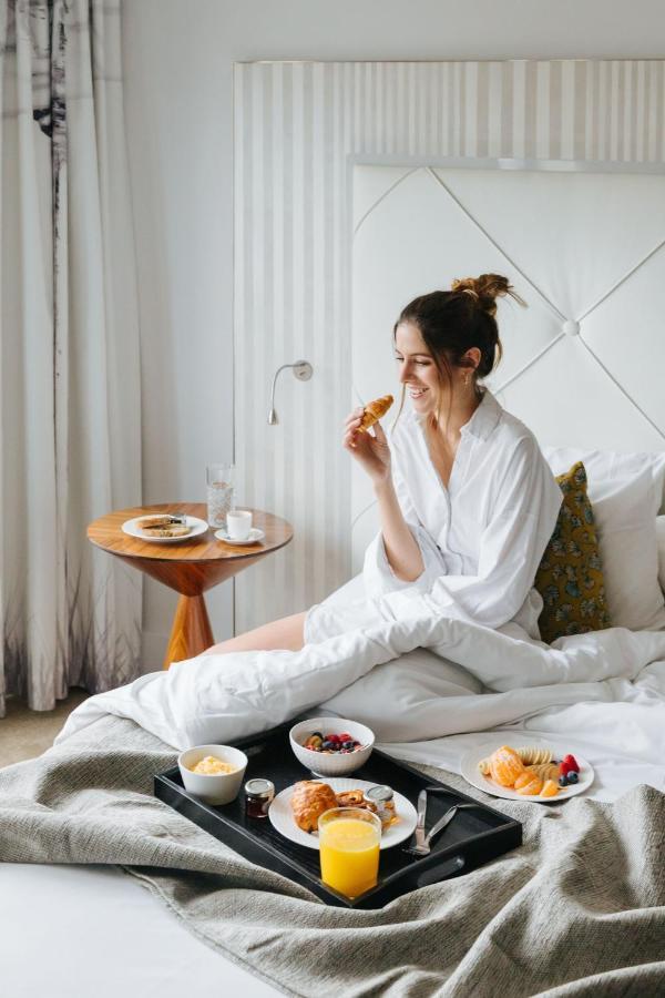 Double room Eiffel Tower view – 5th 6th floor