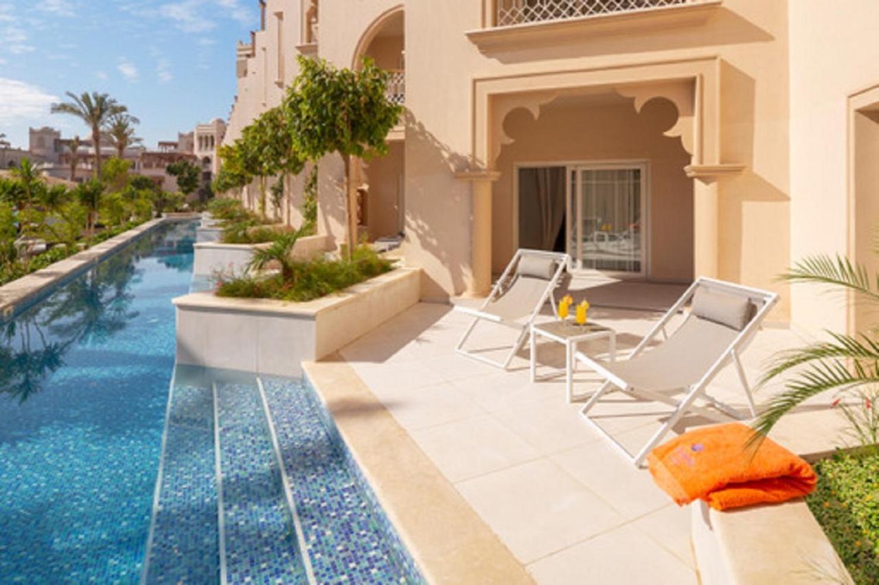 Junior Suite with Direct Pool Access,1401685028:JPEG