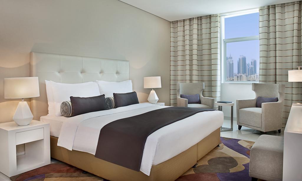 Three Bedroom Suite kitchenette City Skyline View