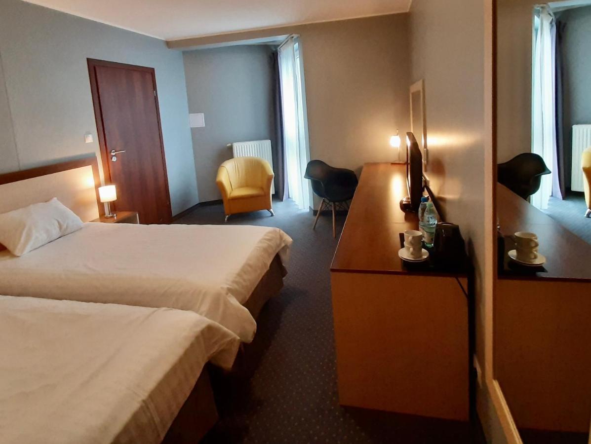 Economy Twin Room,1178725990:JPEG