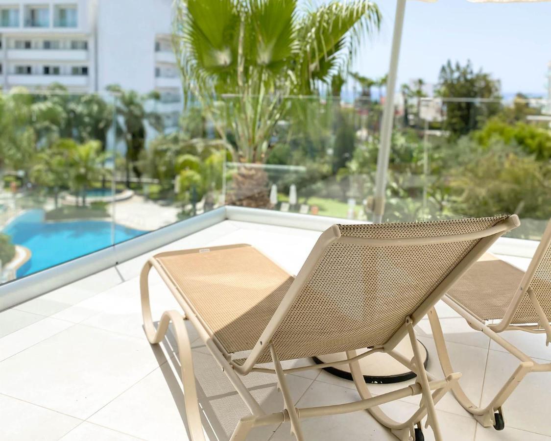 Superior Double or Twin Room Balcony Pool View