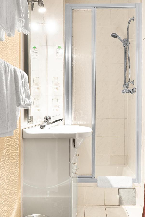 Double or Twin Room Shared Toilet