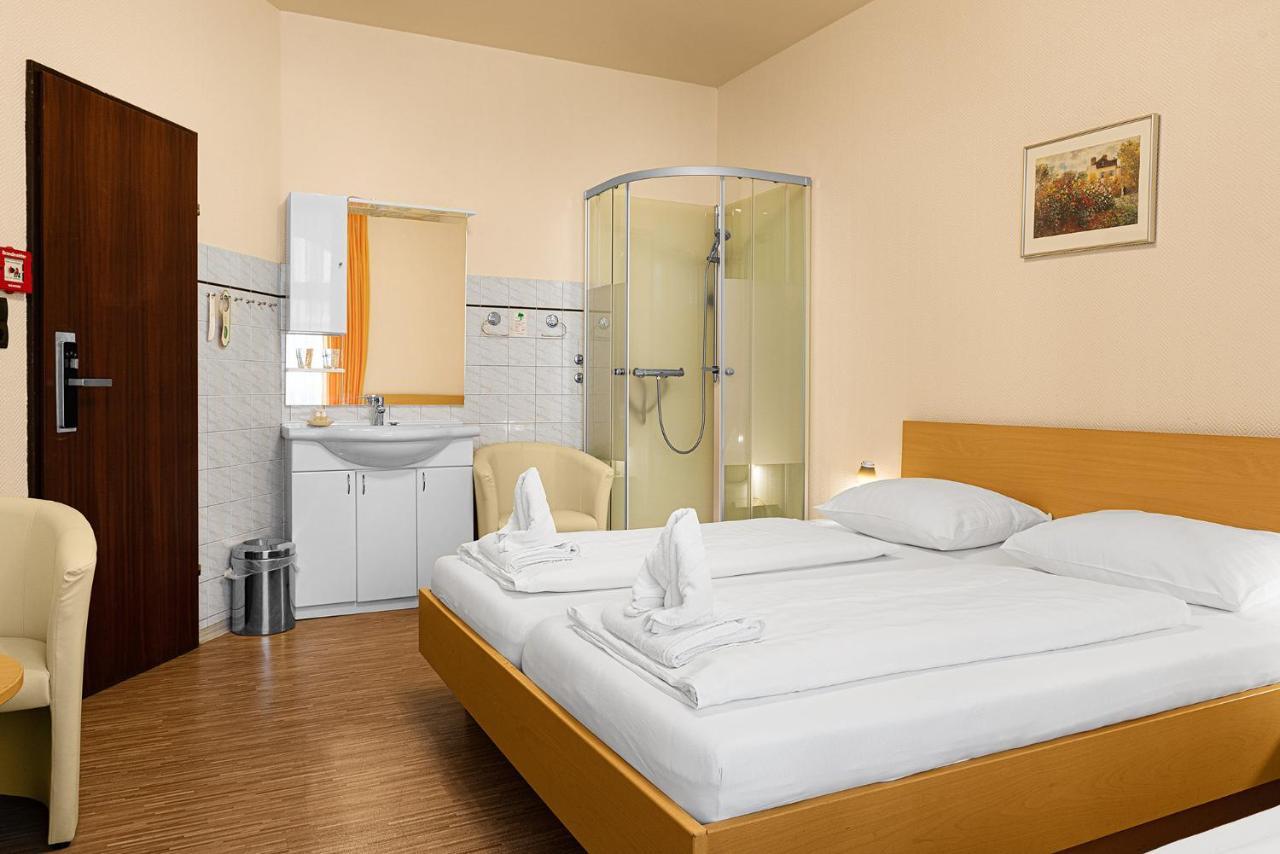Double or Twin Room Shared Toilet