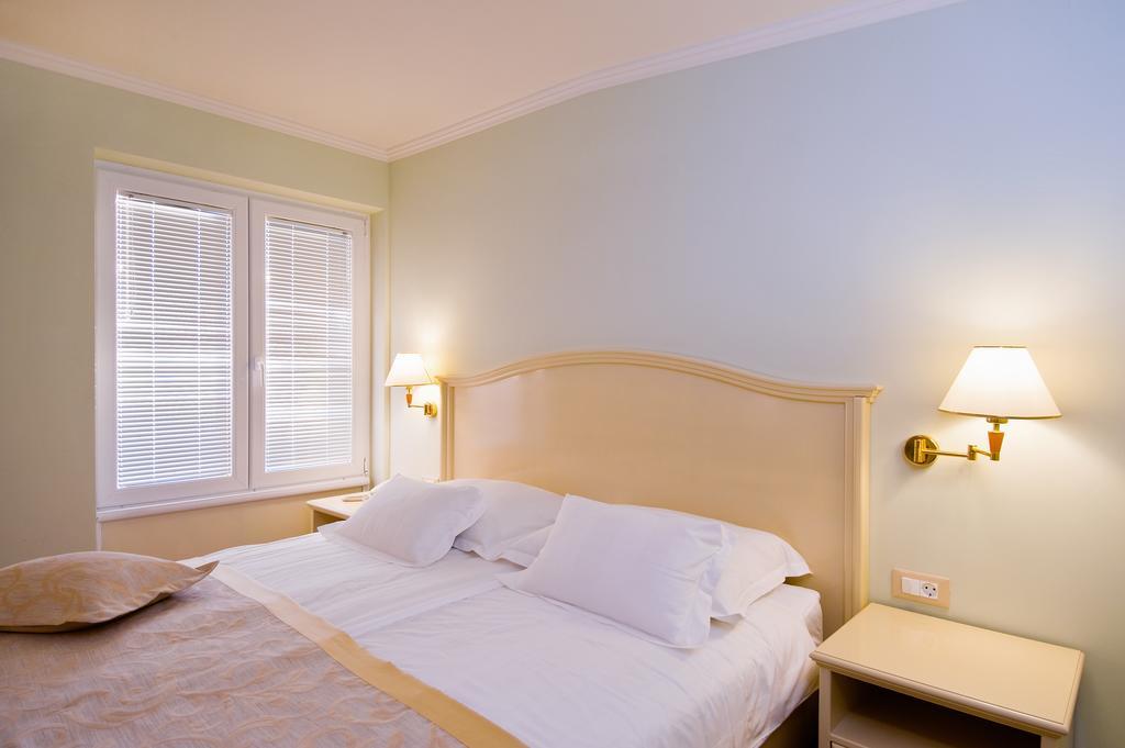 Luxury Studio Apartment Balcony Side Sea View