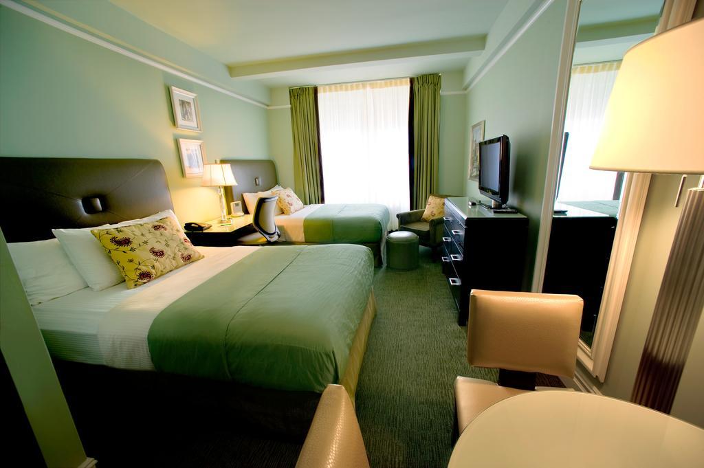 Apartament typu Deluxe z 1 sypialnią i 2 łóżkami podwójnymi