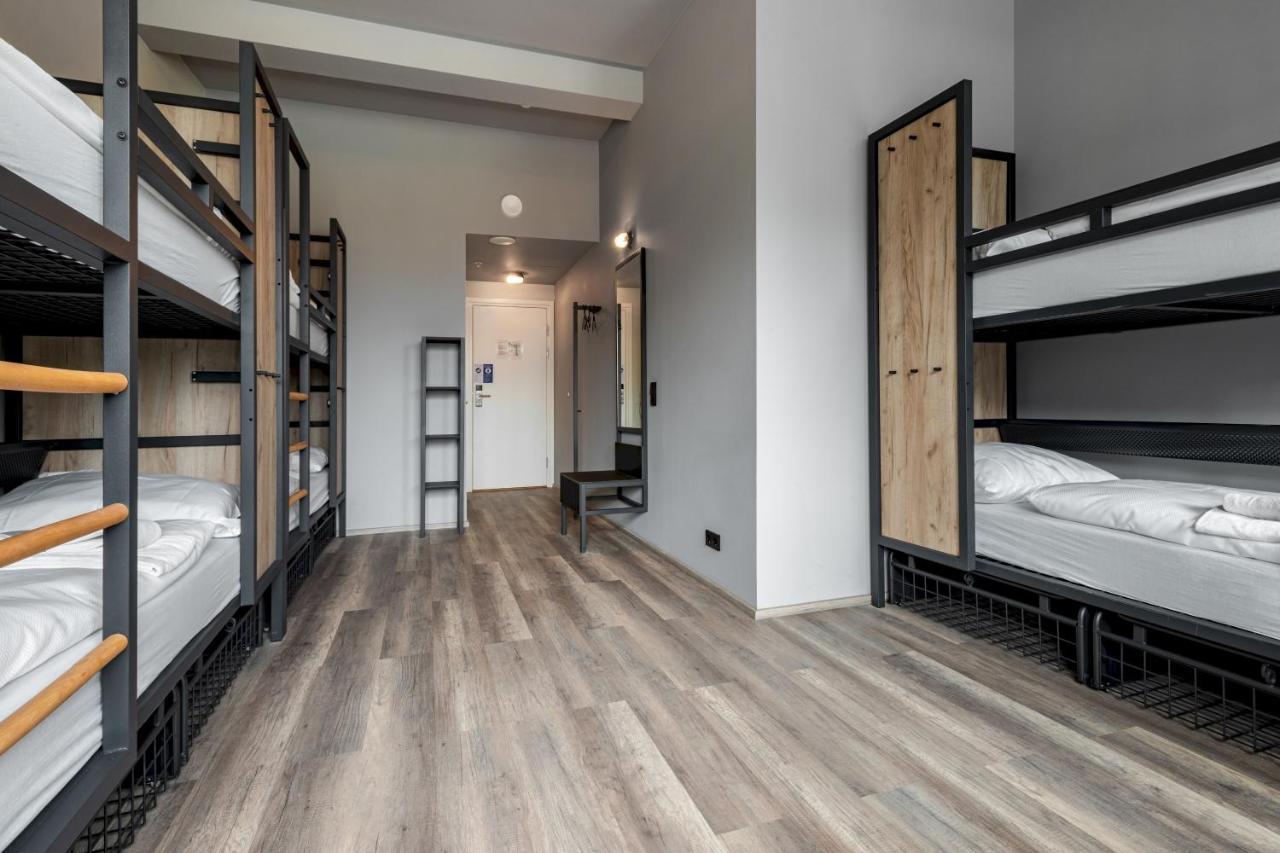 Bed 8-Bed Dormitory Room